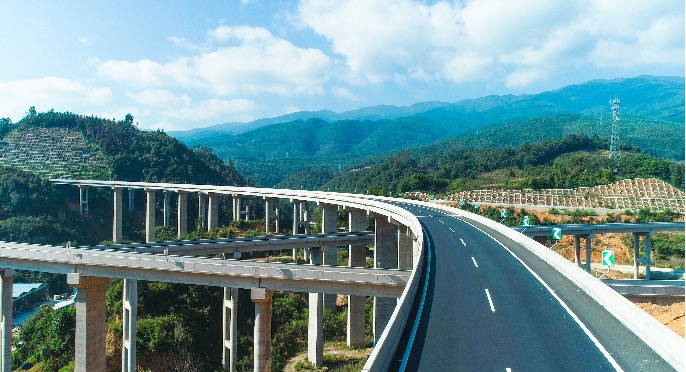 怒江通高速公路了！